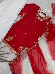 Ensemble Kurta Palazzo en crêpe français naturel de qualité supérieure avec broderie de sequins et dupatta en organza à imprimé numérique - Product Image 4