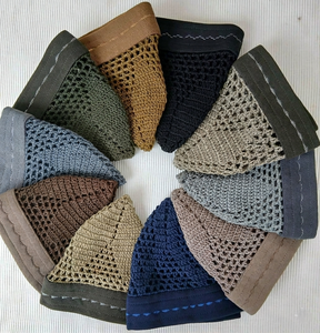 Chapeaux Kufi musulmans à bande, tricotés à la main, de haute qualité, pour hommes, usage quotidien, extérieur, décontracté, 100% coton, ajustables, respirants, exportés du Bangladesh - Product Image 1