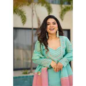 Ropa de fiesta de diseñador Talla XL Top Lehenga & Dupatta con aspecto elegante - Product Image 5