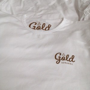 T-shirt blanc à manches courtes, coupe classique, col rond, en coton respirant, style athlétique - Product Image 1