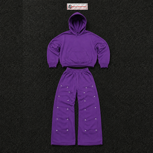 Ensemble de survêtement violet premium, sweat à capuche oversize avec pantalon cargo à clous, tenue streetwear unisexe, style urbain vibrant - Product Image 5
