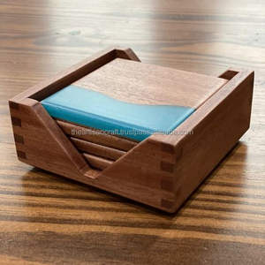 Ensemble de 4 sous-verres en bois massif faits à la main de style classique Tapis et tampons rustiques en noyer et chêne rouge avec support - Product Image 2