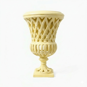 Urnes de jardin classiques en métal blanc avec motif en treillis pour la décoration intérieure et extérieure du jardin, jardinières pour fleurs - Product Image 5