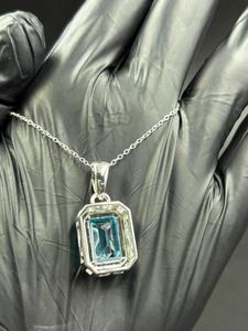 Colgante de cristal azul con corte esmeralda o topacio, colgante de plata 925, colgante con halo de diamantes, colgante delicado para regalos de cumpleaños para mujeres - Product Image 5