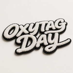 Patch brodé en chenille Oxytag Day, appliqué thermocollant, motif alphabet, blanc avec contour noir, prix abordable, OEM, personnalisé, vente en gros - Product Image 2