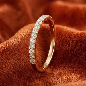 Anillo de Eternidad de Moissanita Chapado en Oro de 18K, Anillo de Boda de Diamantes, Joyería Fina de Lujo para Mujer, Hecho en EE. UU. - Product Image 2