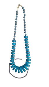 สร้อยคอเรซินของผู้หญิงดีไซน์คลาสสิกพร้อมลวดลายเครื่องประดับแฟชั่นที่เป็นเอกลักษณ์สำหรับโอกาสคริสต์มาสที่ผลิตในอินเดีย - Product Image 4