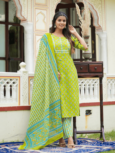 Ensemble Kurta Pantalon et Dupatta Imprimé Vert pour Femme, Col Rond, Manches Trois-Quarts, Confortable, Tenue Décontractée d'Été, Vêtements Indiens - Product Image 4