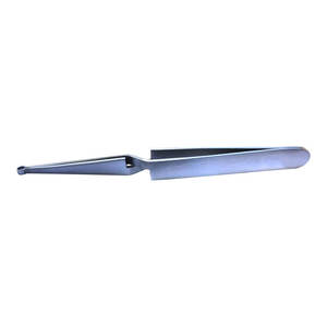 Pinzas Profesionales para Cejas DANTRIC IMPLANTS de Acero Inoxidable, Punta Inclinada, Diseño Curvo, Duraderas y Reutilizables para Depilación Precisa - Product Image 4