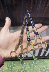 Tijeras de Peluquería Profesionales de Alta Calidad, para Cortar y Peinar el Cabello, con Acabado Cromado, para Estilistas - Product Image 3