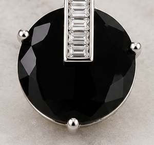 Collier Pendentif Solitaire Noir de Haute Qualité en Forme de Poire avec Zirconium et Chaîne Serpent Minimaliste Unisexe en Argent – Acheter - Product Image 4