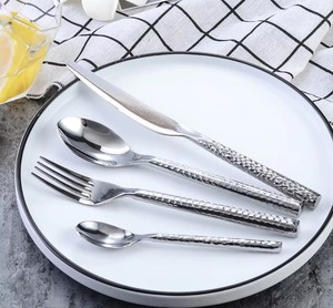 Juego de cubiertos de diseño fantástico que está tomando moda en la industria. Servicios OEM y ODM disponibles para diseños y empaques personalizados. - Product Image 2