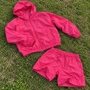 Ensemble en nylon à capuche personnalisé, veste zippée sur le devant, short à cordon de serrage, coupe décontractée, streetwear unisexe, ensemble de vêtements d'été en deux pièces - Product Image 1