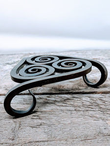 Industrial Style Metal <b>Trivet</b> For Tabletop Use Made With Durable Iron Material For Everyday Household Cooking - Product Image 4