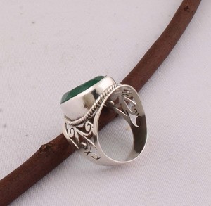 Bague classique en argent sterling 925 avec onyx vert naturel serti clos, pour femme, bijoux fins faits à la main, idéale pour mariage et soirée - Product Image 5