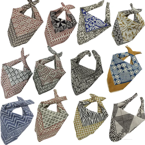 Foulard carré ethnique en coton fait main Naaz Textile, imprimé à la main, motif floral, ensemble cravate et bandeau pour le cou, doux pour la peau, idéal pour l'été - Product Image 1