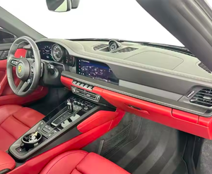 Porsche 911 Targa 4 GTS Cabriolet AWD Negro Brillante Usado con Llantas de Aleación R18, Asientos de Cuero, Sistema de Navegación y Arranque Remoto (Volante a la Izquierda) - Product Image 3