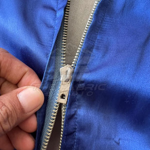 Chaqueta Sukajan de calidad premium para hombre, elegante tela satinada con bordados detallados y ajuste cómodo. - Product Image 4