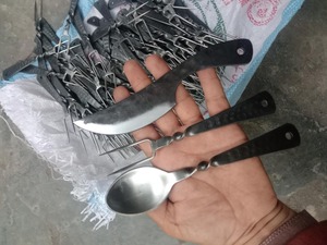 SAZ ENTERPRISES Ensemble de couverts de table en acier au carbone de qualité industrielle, faits à la main, personnalisés OEM/ODM, couteau de chef en fer à bord droit, large, noir - Product Image 2