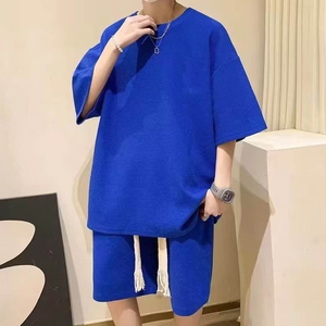 ชุดเสื้อยืดกีฬาฤดูร้อนลำลองสำหรับผู้ชาย ไซส์ใหญ่ ผ้าถักระบายอากาศดี พิมพ์ลายย้อมสี แขนสั้นและกางเกงขาสั้น - Product Image 4
