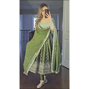 Vestido Anarkali de Diseñador de Moda Maruti con Dupatta en Amarillo, Talla L, para Fiestas y Eventos Nocturnos - Product Image 2