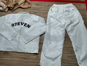 Ensemble de survêtement coupe-vent léger en polyester et nylon imperméable avec logo personnalisé pour homme - Product Image 3