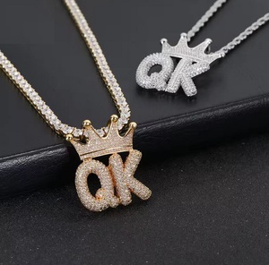Collier Pendentif Créatif Hip Hop en Or 18K Plaqué Or avec Lettre Personnalisée, Motif Couronne Bulle OK - Product Image 4