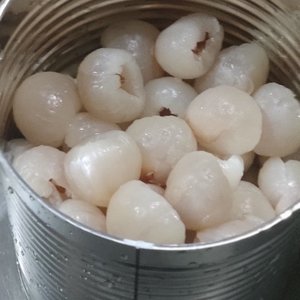 Lichis Frescos de Vietnam Enlatados en Almíbar Dulce, Fruta de Lichi Enlatada, Lichi Sin Hueso Listo para Comer, para Uso en Té y Bebidas - Product Image 1