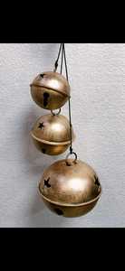 Elegante Adorno de Campanas Navideñas de Metal para Árbol, Repisa y Ventanas - Product Image 3