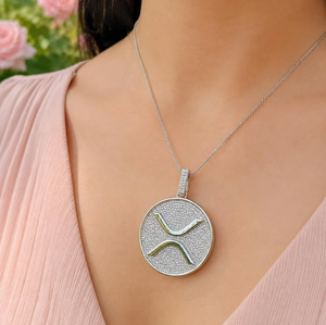 Colgante de Plata 925 Bañado en Oro con Moissanita Redonda Microincrustada para Niños y Niñas, Símbolo de Medalla, Joyería para Fiestas - Product Image 2