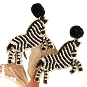 Pendientes de aro con bordado de cuentas y borlas divertidas para mujer, hechos a mano en India por MD HANDICRAFTS - Product Image 1