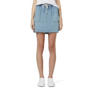 Mini-jupe en jean bleu clair à taille élastique avec cordon de serrage, mélange de coton, poche plaquée avant, coupe décontractée, durable, pour l'été - Product Image 1