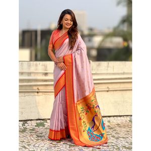 Sari en soie Paithani indien traditionnel Elite Weaves avec motifs tissés Zari et pallu paon Meenakari pour mariages - Product Image 4