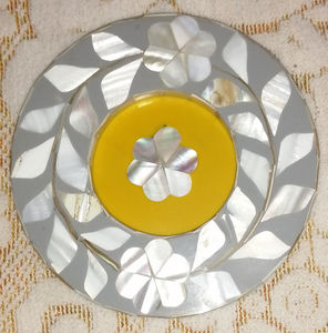 Sous-verre en nacre indienne fait main de qualité supérieure, incrusté de coquillages, pour la vente au détail, l'hôtellerie et les designers, fabriqué en INDE - Product Image 4