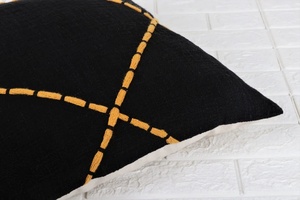 Funda de Cojín Decorativa con Textura Hecha a Mano, Estilo Boho, con Rayas Negras y Amarillas, para Decoración del Hogar - Product Image 3