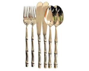 Ensemble de couverts élégants en acier inoxydable aux tons dorés doux, crée une ambiance chaleureuse pour les invités de la fête, faisant de chaque invité un sentiment de bienvenue - Product Image 6