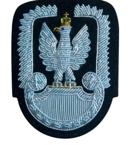 Insignias Bordadas a Mano de Lujo Hechas a Medida, Servicio OEM, Resistentes al Agua, Efecto 3D en Relieve, para Uniformes y Blazers de Moda - Product Image 4