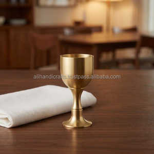 Verres à cocktail vintage en laiton martelé de qualité supérieure et écologiques - Coupe à martini en laiton martelé - Ali Handicrafts India - Product Image 6