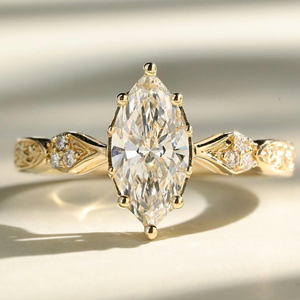 Bague de fiançailles Art Déco avec diamant de laboratoire taille marquise 2,5 carats - Product Image 3