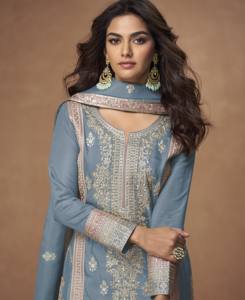 Traje Palazzo Midi Moderno Chinon Listo para Usar con Bordado de Lentejuelas para Fiestas, Bodas, Diwali y Bailes de Graduación - Product Image 6