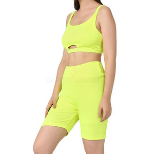 Ensemble short et soutien-gorge de sport pour femmes, fabrication pakistanaise, usage durable, commande en gros, pour clubs de fitness et vêtements de sport. - Product Image 3