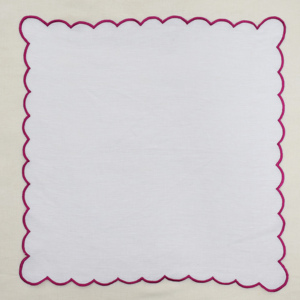 Serviette de table élégante et luxueuse en lin fait main avec bord festonné et bordure brodée, écologique, pour table de mariage - Product Image 6