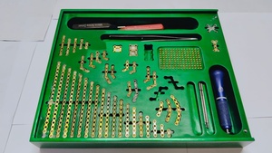 Kit d'implants crâno-maxillo-faciaux 1,5 mm 2,0 mm en acier inoxydable et titane, plaques orthopédiques manuelles réutilisables certifiées ISO13485 - Product Image 4