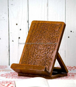 Soporte de madera para libros de cocina que ofrece una estructura equilibrada para libros de cocina pesados, lo que facilita la preparación de comidas y la organiza. - Product Image 2