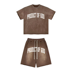 Conjunto de camiseta y pantalones cortos beige descoloridos por el sol, de alta calidad, estilo casual de verano, cómodo y transpirable, para hombre, de talla grande, de dos piezas. - Product Image 1