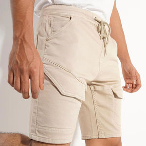 Shorts cargo pour hommes en toile tissée, anti-rides, taille mi-haute, longueur genou, options multicolores, fabrication sur mesure, vente en gros OEM - Product Image 1