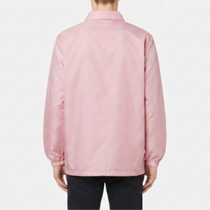 Veste d'entraîneur d'hiver personnalisée rose coupe-vent avec logo bouclier lettres grecques brodées, fermeture boutonnée, légère, pour sororité - Product Image 4