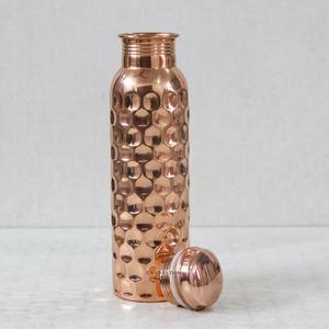 Botella de Agua de Cobre Puro Hecha a Mano con Patrón Martillado de Diamantes, Capacidad de 950 ML, Diseño Personalizado, a Prueba de Fugas, Botella de Cobre Auténtica - Product Image 1