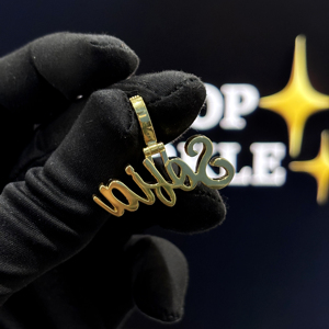 Colgante Personalizado de Nombre en Cursiva con Incrustaciones de Moissanita Estilo Hiphop, Plata de Ley 925, Chapado en Oro de 18K - Product Image 5