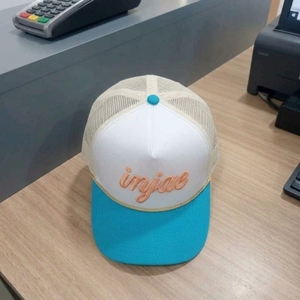 Casquettes de golf personnalisées à 5 panneaux, broderie 3D, visière structurée pré-courbée, fournisseur OEM ODM à faible MOQ - Product Image 2